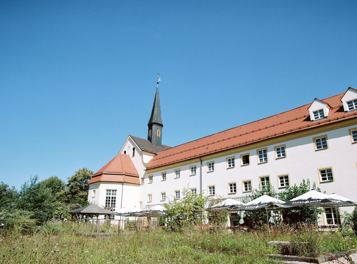 Kapuzinerhof Seminar- Und Kongresshotel ラウフェン エクステリア 写真